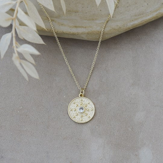 Lone Medallion Necklace - Gold