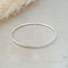 Load image into Gallery viewer, Be Kind Bangle - Silver
